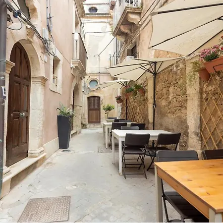Garconniere In Ortigia Holiday home *